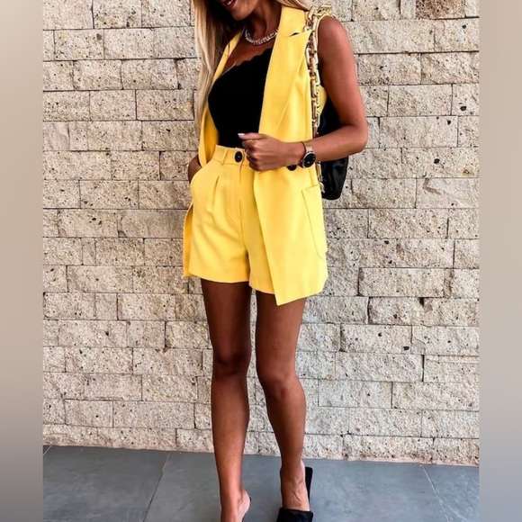 Yellow Linen Vest - Picture 1 of 6